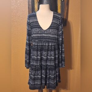 Emma & Michele Black and Gray Long Sleeve Dress
